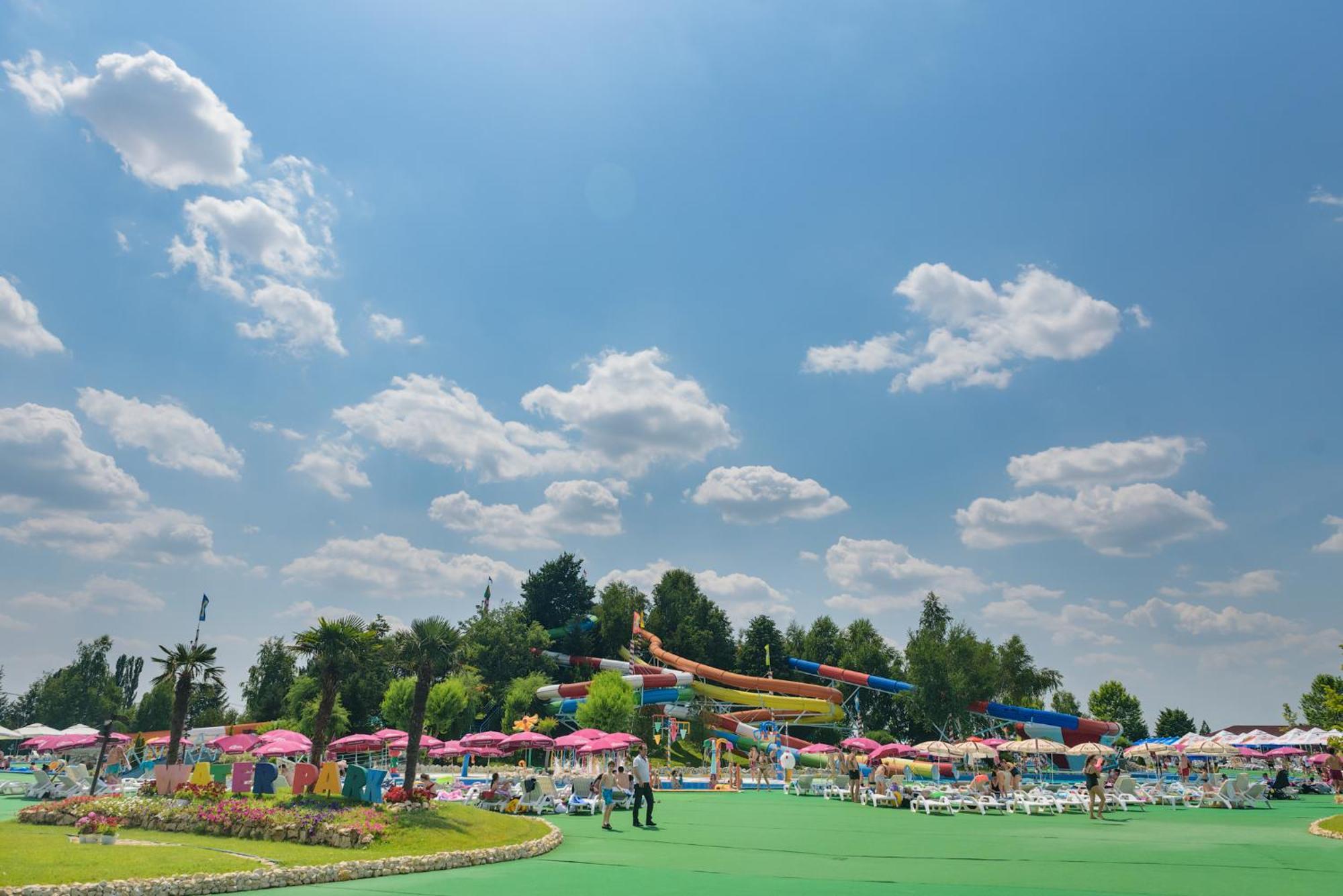 Rin Airport Hotel Otopeni Exterior photo